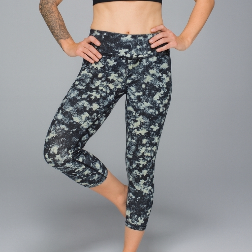 𝅺Lululemon Wunder Under Crop Pant Hi-Rise Spring Bloom 2